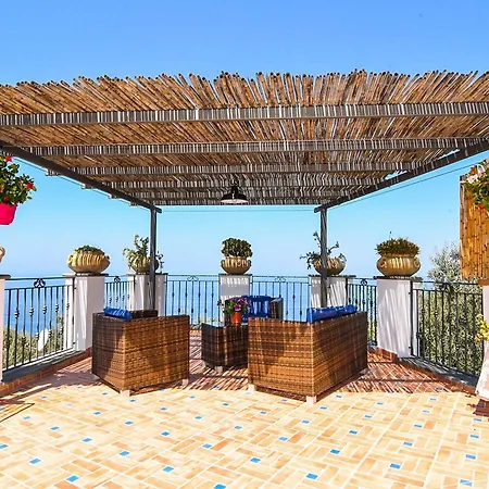 Hillside Retreat * ماسّا لوبْرينسِ